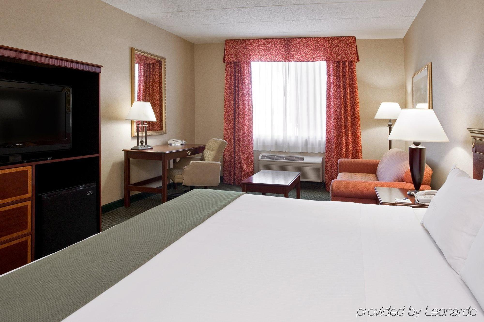 Holiday Inn Express Hotel & Suites Columbus Airport, An Ihg Hotel Gahanna Room photo